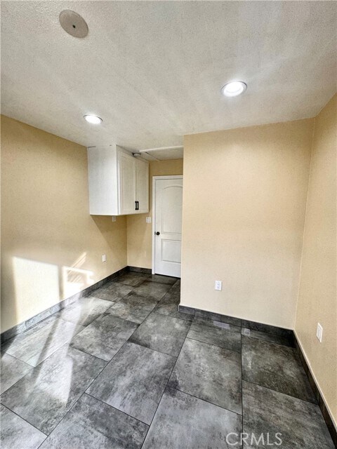 Building Photo - 3538 W 108th St