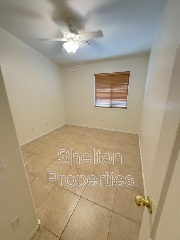 Building Photo - 12917 W Earll Dr
