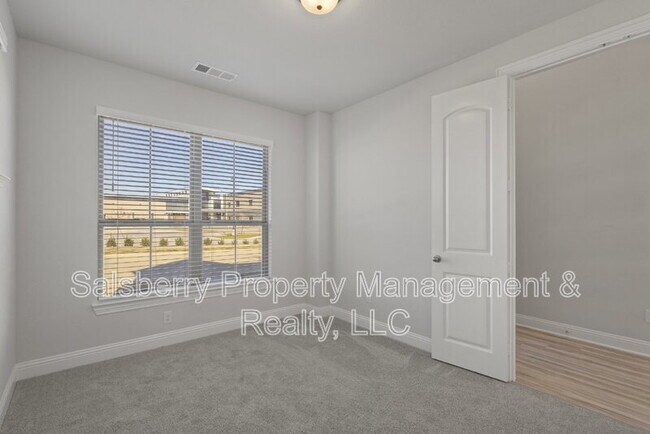 Building Photo - 2021 Daniel Dr