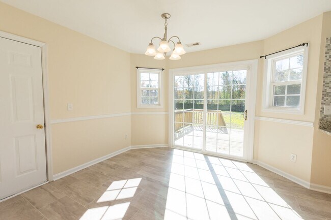 Building Photo - COMING SOON - HOME FOR THE HOLIDAYS