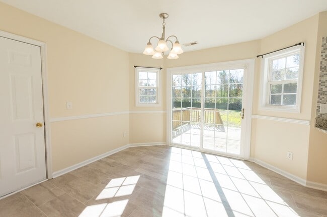 Building Photo - MOVE-IN READY $300 off first month