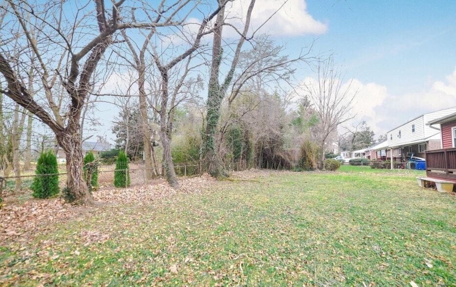 Building Photo - 6021 Fairview Pl