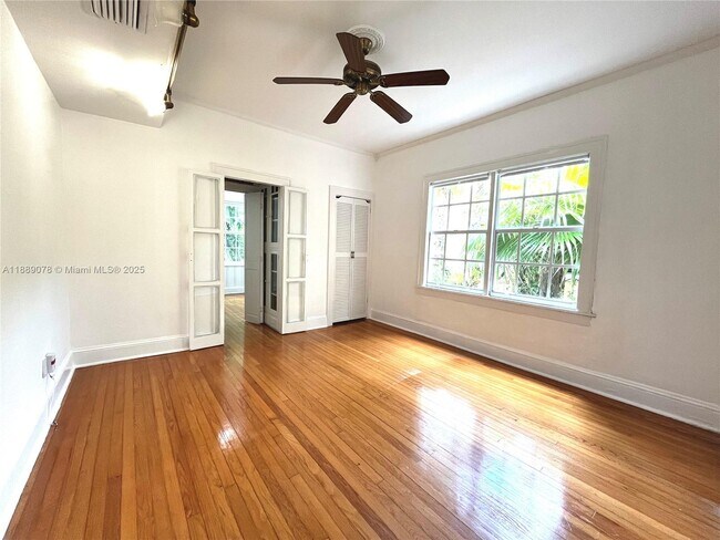 Building Photo - 713 Tibidabo Ave