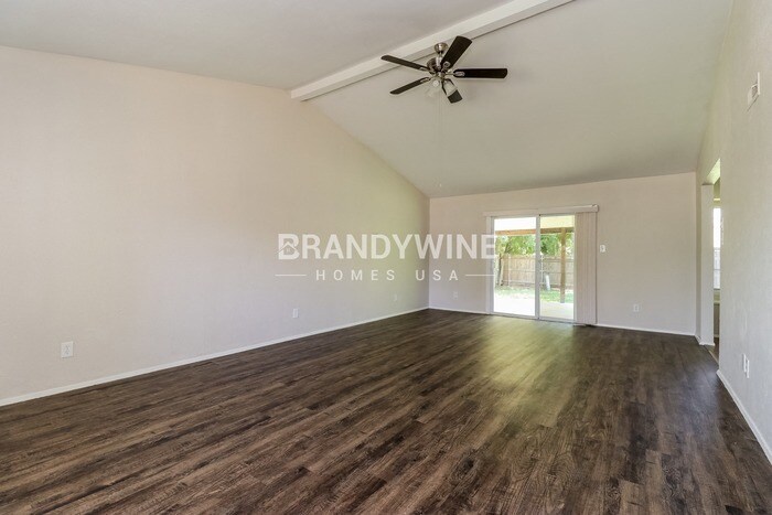 Building Photo - 802 Edgemont Dr