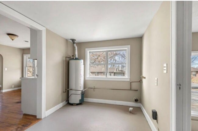 Building Photo - Available Now 2 bedroom 1 bathroom 1 car garage in Nixa!!