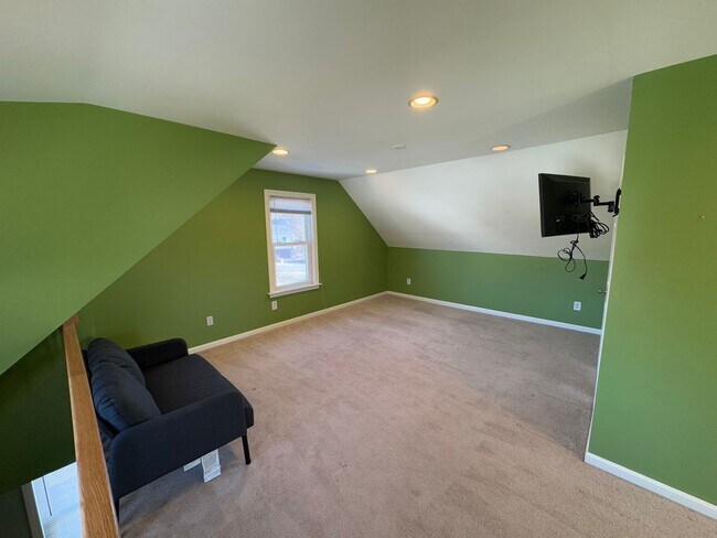 Building Photo - Spacious 4-Bedroom Single Family Rental in Amesbury - Available Now!