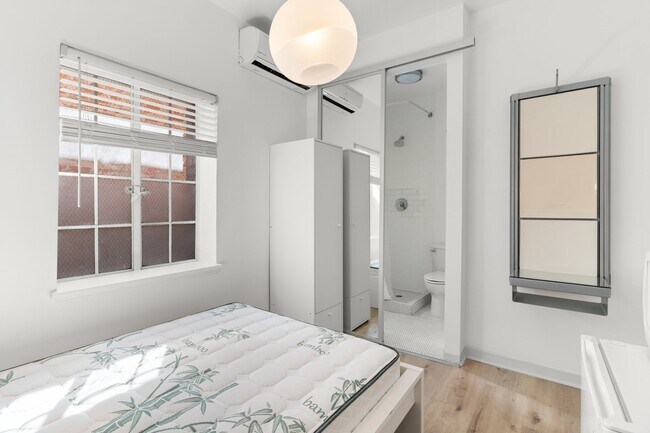 Interior Photo - 335 Pacific Avenue