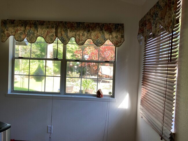den off kitchen /wood shades - 14217 55th Ave SE