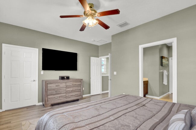 Building Photo - 136 Regions Way