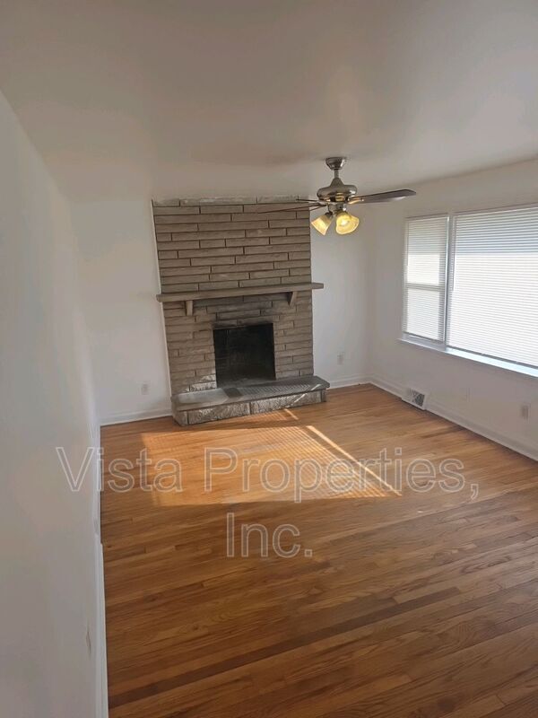 Building Photo - 7802 Columbine Dr