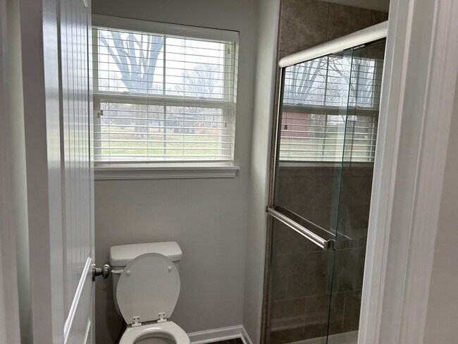 Building Photo - 2 Bed | 2 Bath | 2 Car Garage Single Level Home in Raymore