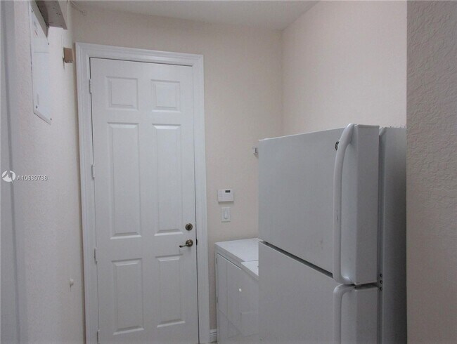 Building Photo - 17992 41st SW St