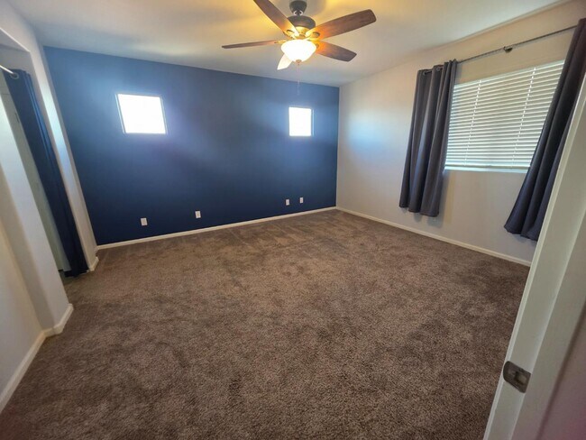 Building Photo - 9 S 195th Ln