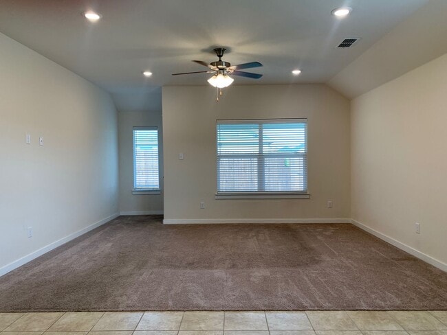 Building Photo - The Perfect Blend of Space & Location – 5 Beds Near Alliance