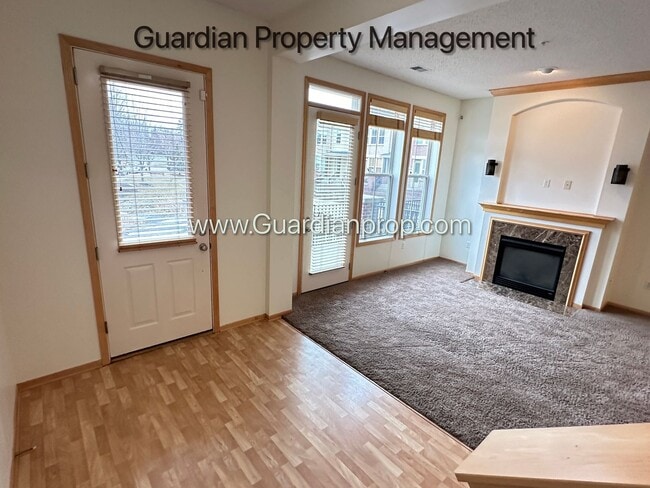 Building Photo - St Louis Park Town Home, Updated Kitchen, 2 Car Heated Garage, Walk Out Patio, Fireplace, W/D.