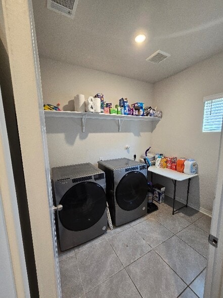 Building Photo - 9519 Bonito Fls Dr