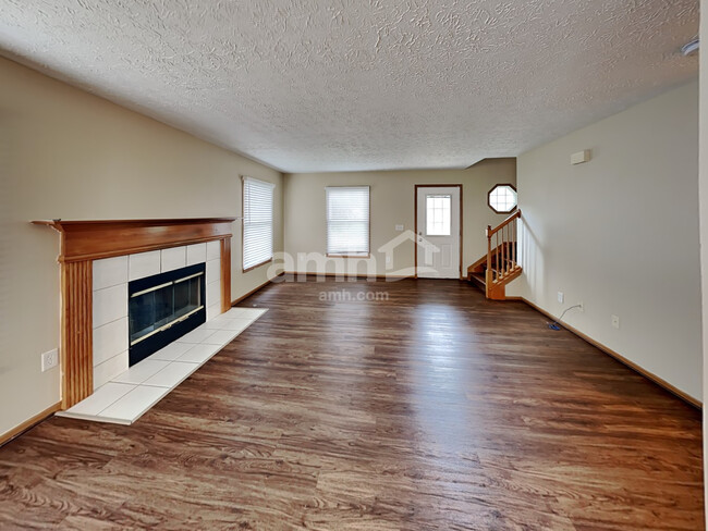 Building Photo - 825 Whitehead Dr