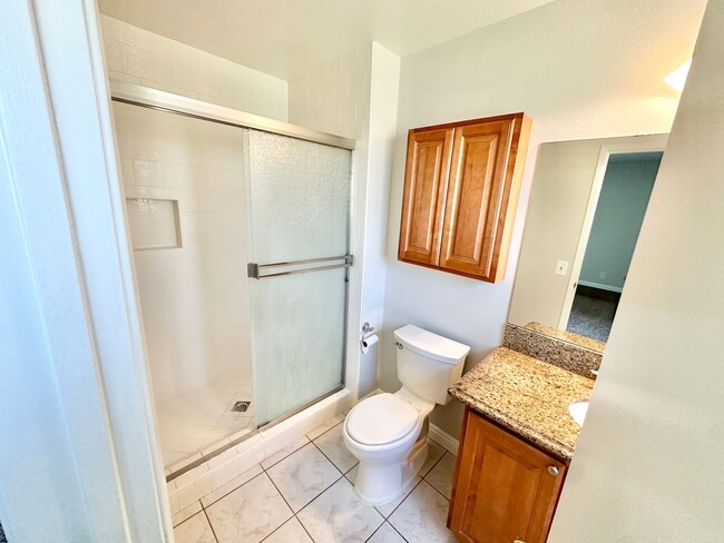 Building Photo - Single family home located in desirable Yorba Linda neighborhood! SMALL/MEDIUM DOGS OK!