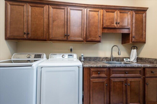Building Photo - Lakeland TN Gorgeous Home for Lease