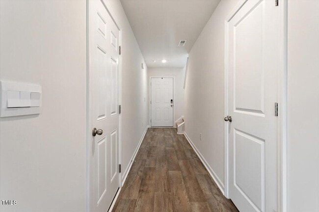 Building Photo - 96 March Crk Dr