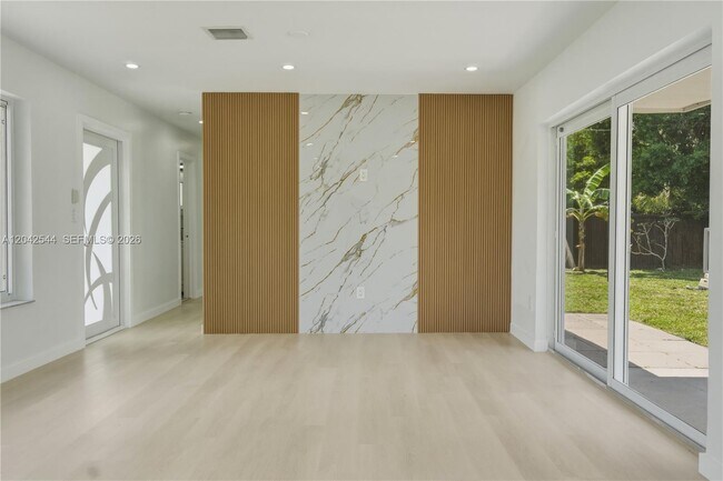Building Photo - 20440 NW 20th Ct