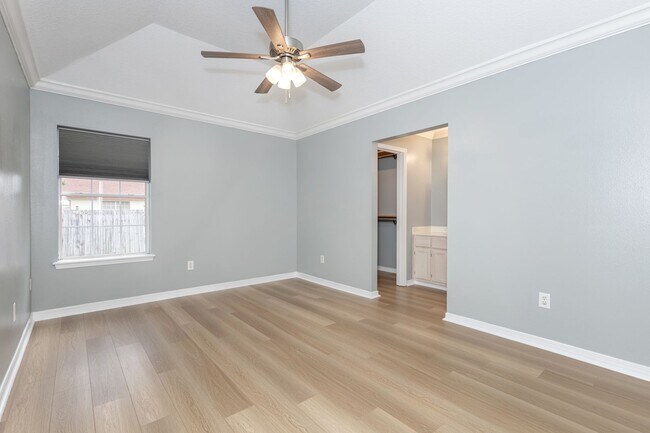 Building Photo - 602 Ronda Ln