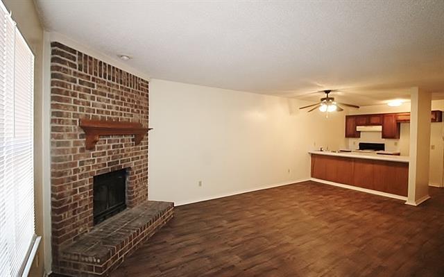 Building Photo - 122 Country Bend