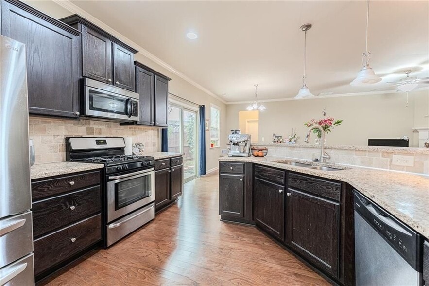 Building Photo - 801 Village Field Ct NW