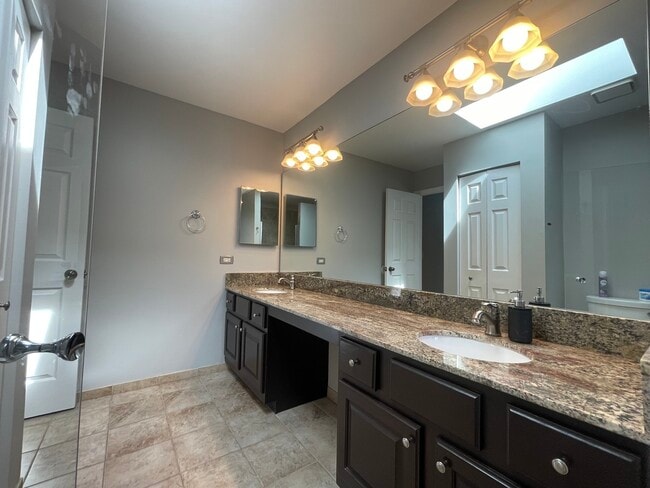 Building Photo - 1076 Rockport Dr