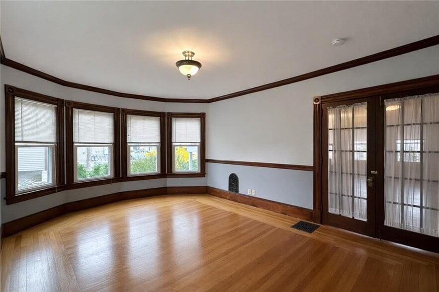 Building Photo - 739 Rock St