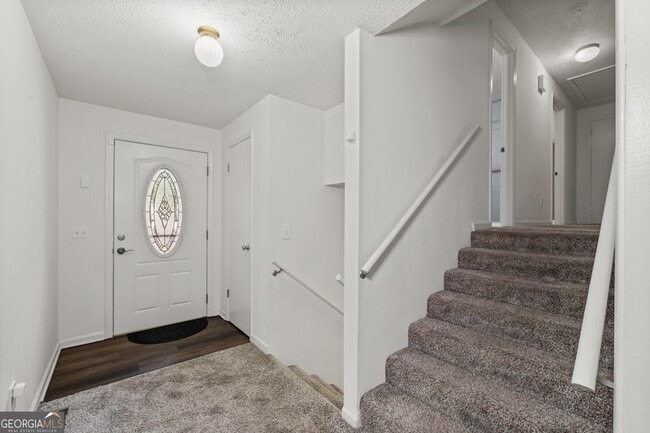 Building Photo - 880 Winfield Ct