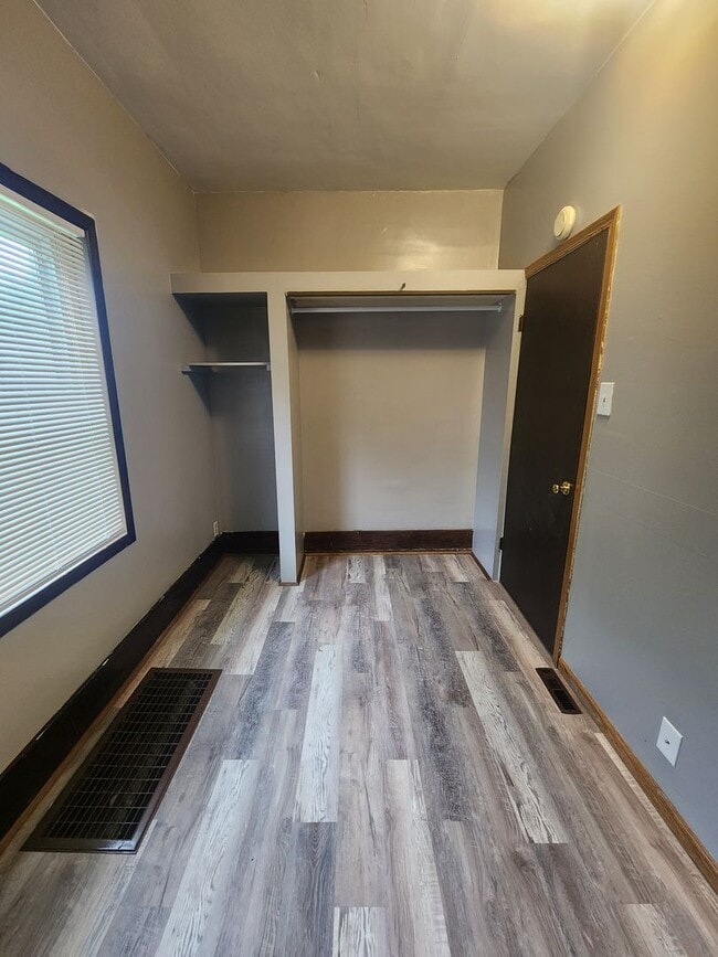 Building Photo - 417 Taylor Ave