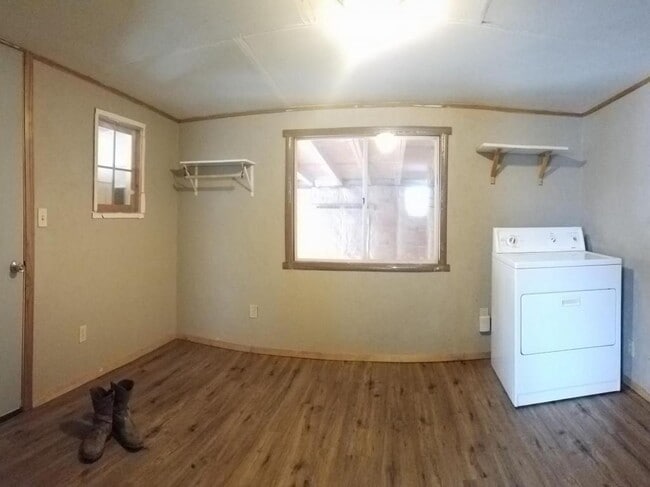 Building Photo - 510 8th St S