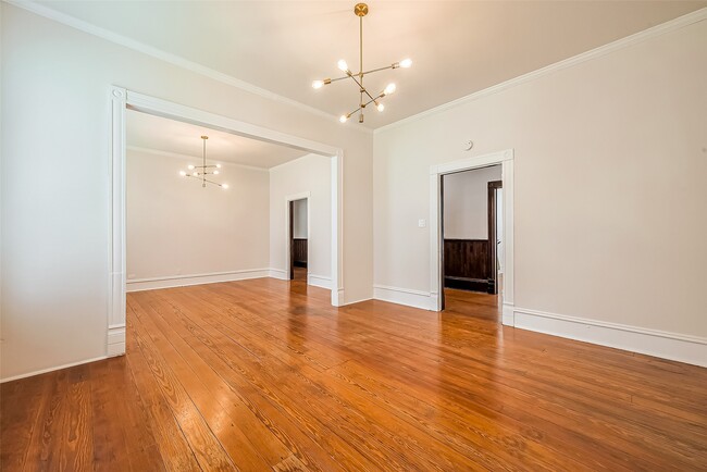 Building Photo - 1401 Cortlandt St