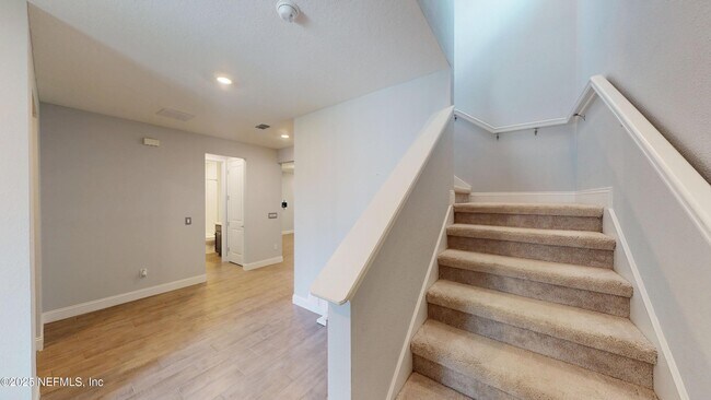 Building Photo - 171 Killarney Ave