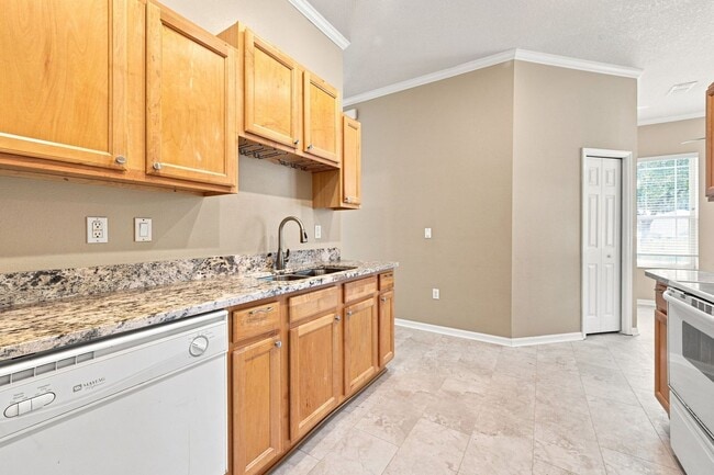 Building Photo - 7505 Wimpole Dr