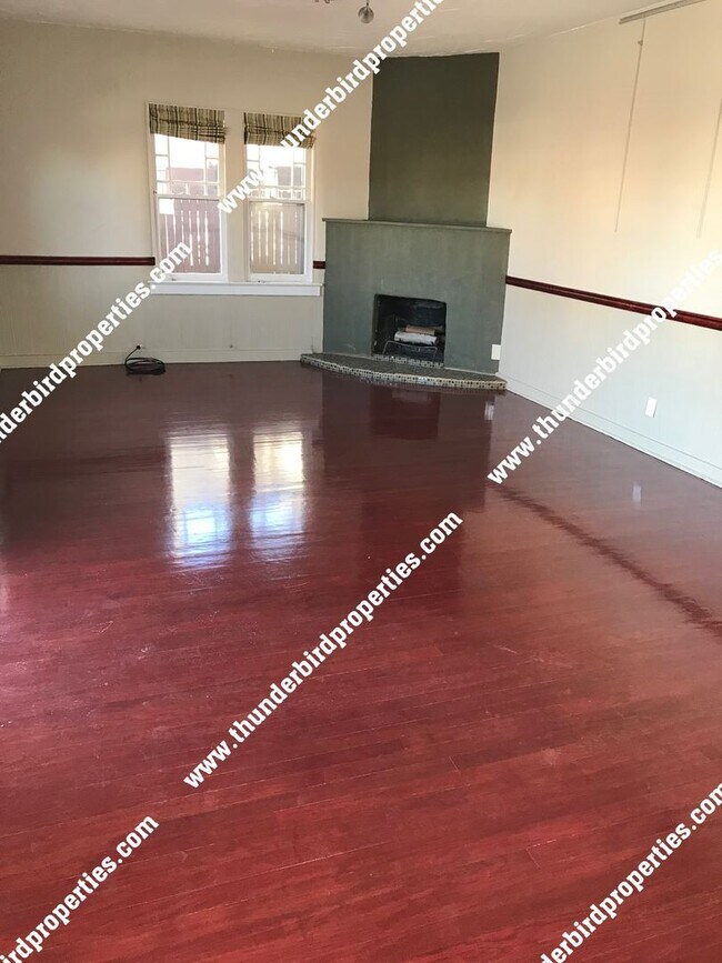 Building Photo - CNM/UNM Beauty