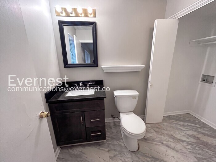 Building Photo - 3828 Landgraf Cove