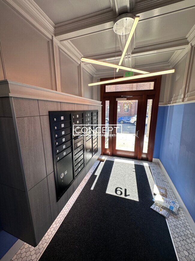 Building Photo - 19A Peterborough St. Unit 12B