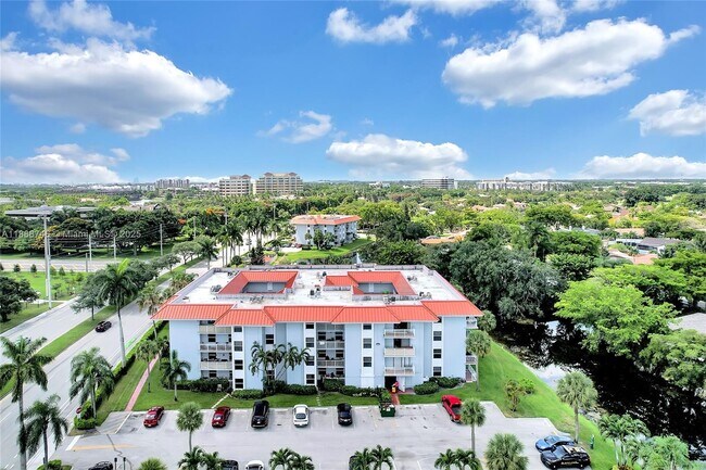 Building Photo - 505 S Pine Island Rd