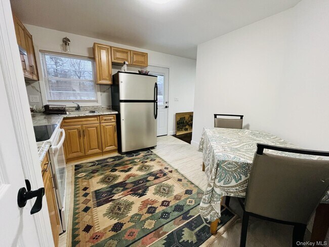 Building Photo - 19 Cedar Ln