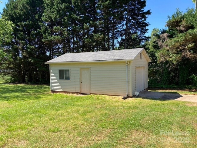 Building Photo - 1697 Morningside Dr