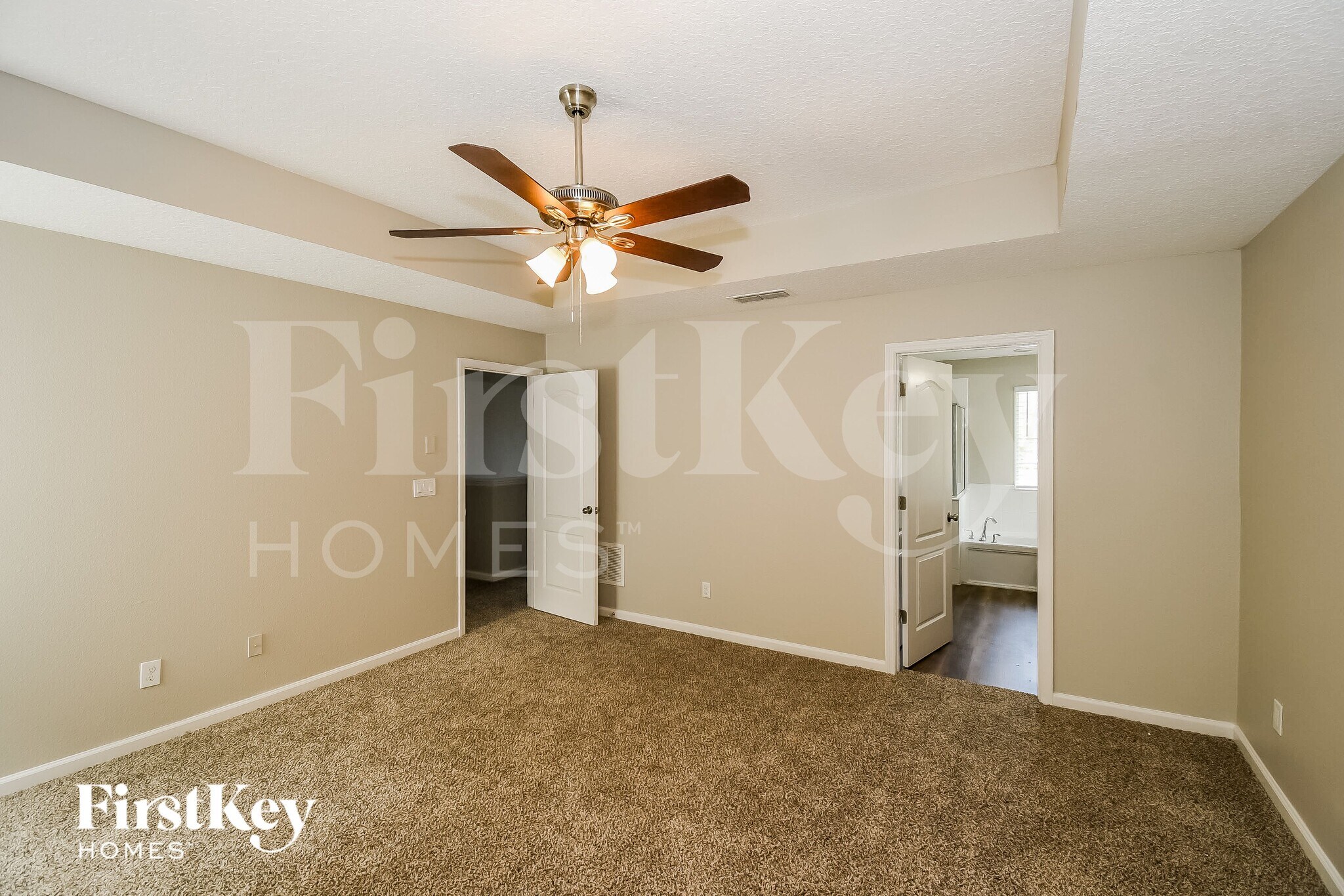 Building Photo - 1504 Falabella Dr