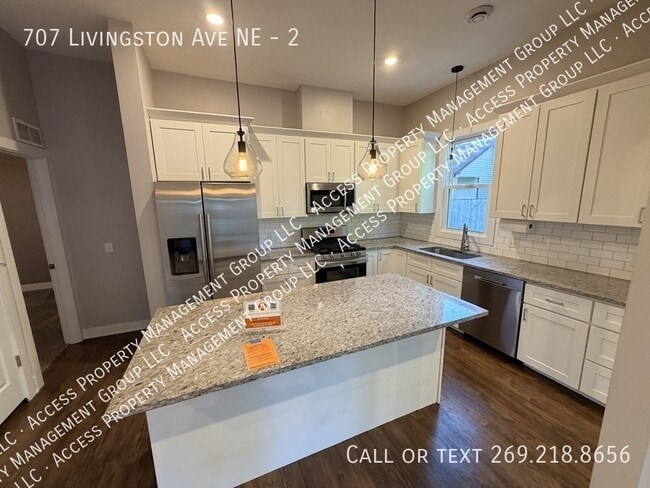 Building Photo - 707 Livingston Ave NE