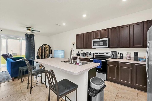 Building Photo - 1401 Yellow Finch Dr