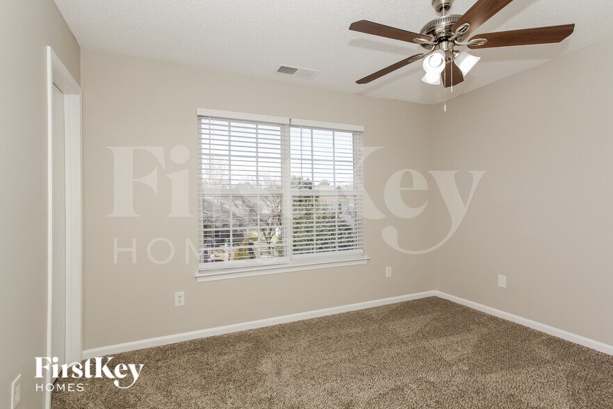 Building Photo - 441 1st Turn Ct SW