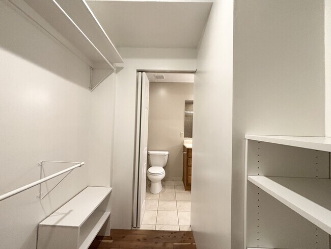 Building Photo - 1201 E 5600 S