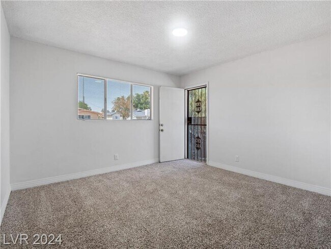 Building Photo - Spectacular Vintage 3Bed/2Bath Las Vegas h...