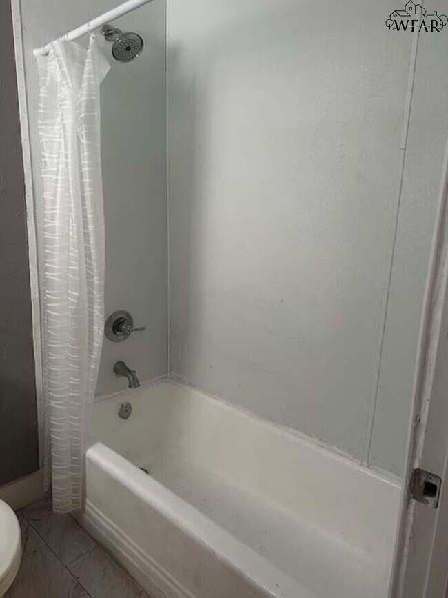 Building Photo - 1011 16th St