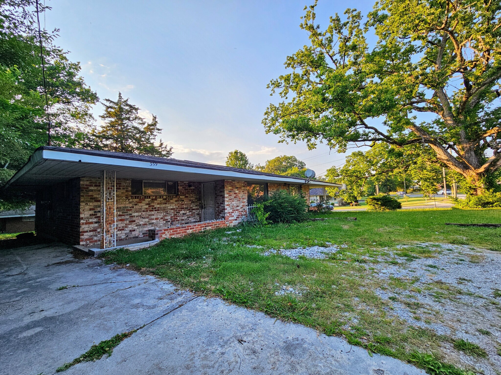 Building Photo - 359 Glenwood Dr